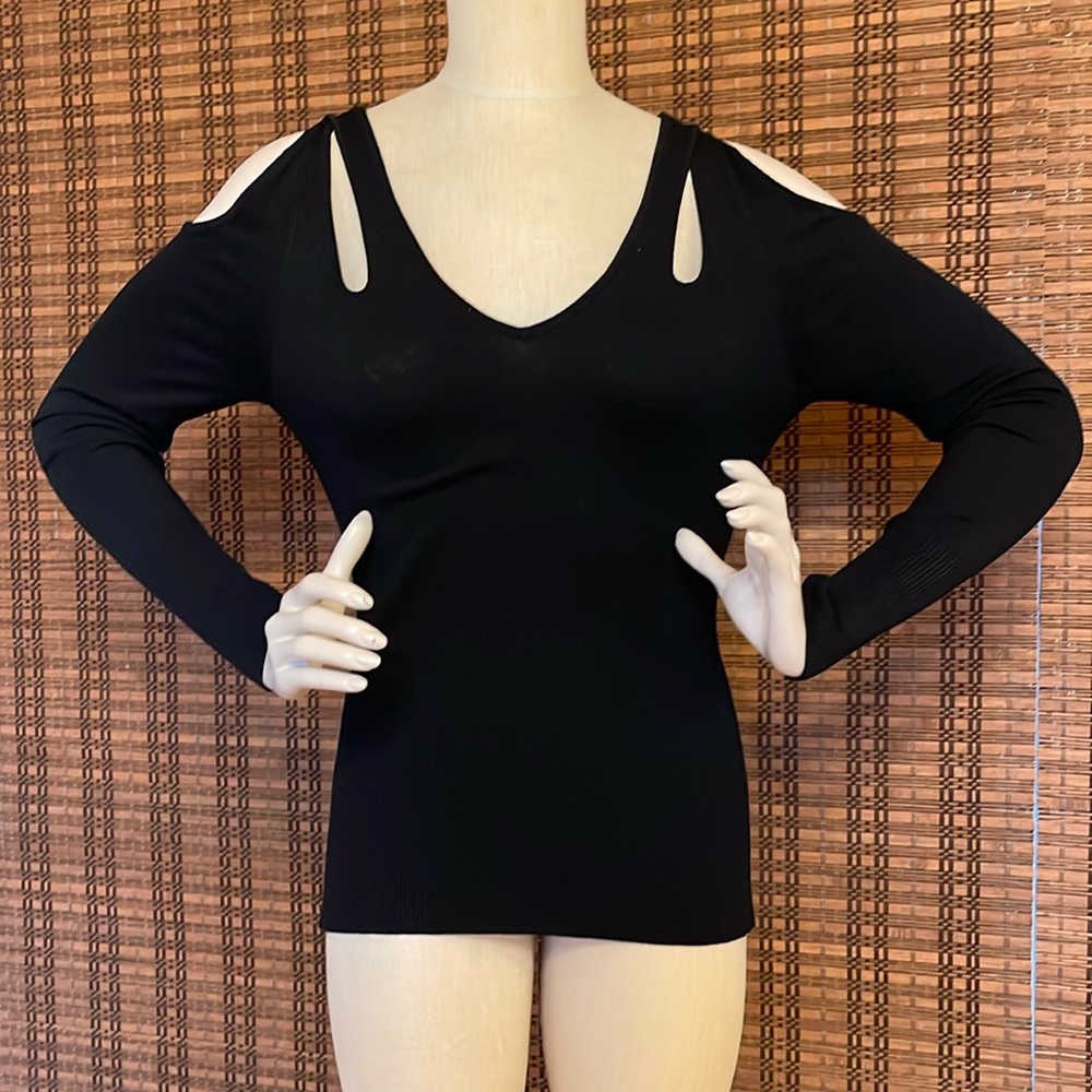 Cache V-neck sweater top